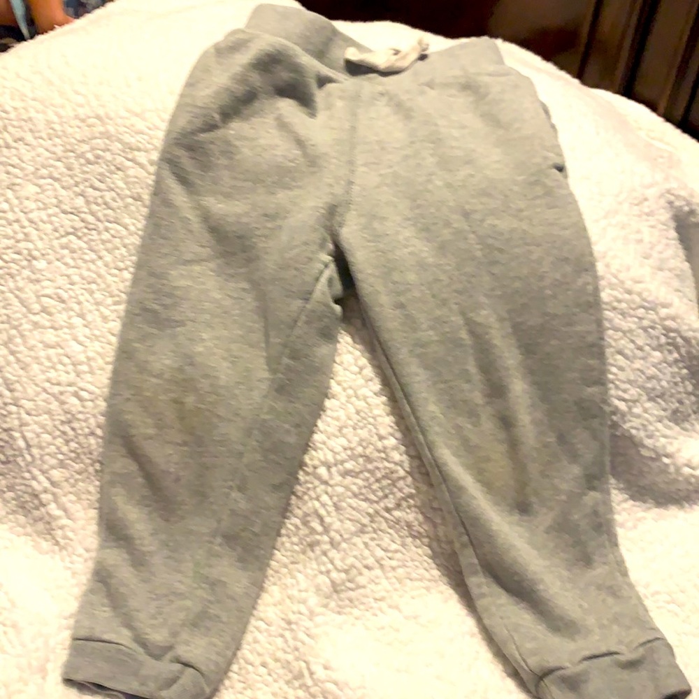 3T THE CHILDRENS PLACE Sweatpants / Joggers Gray. Used